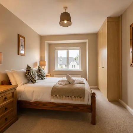 Bright & Spacious 3-bed In 15 Mins From Galway